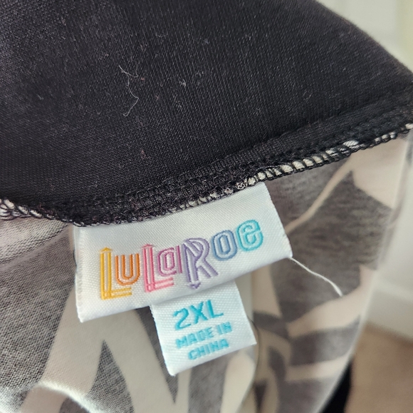 EUC LuLaRoe Chevron Madison Skirt - Picture 4 of 5